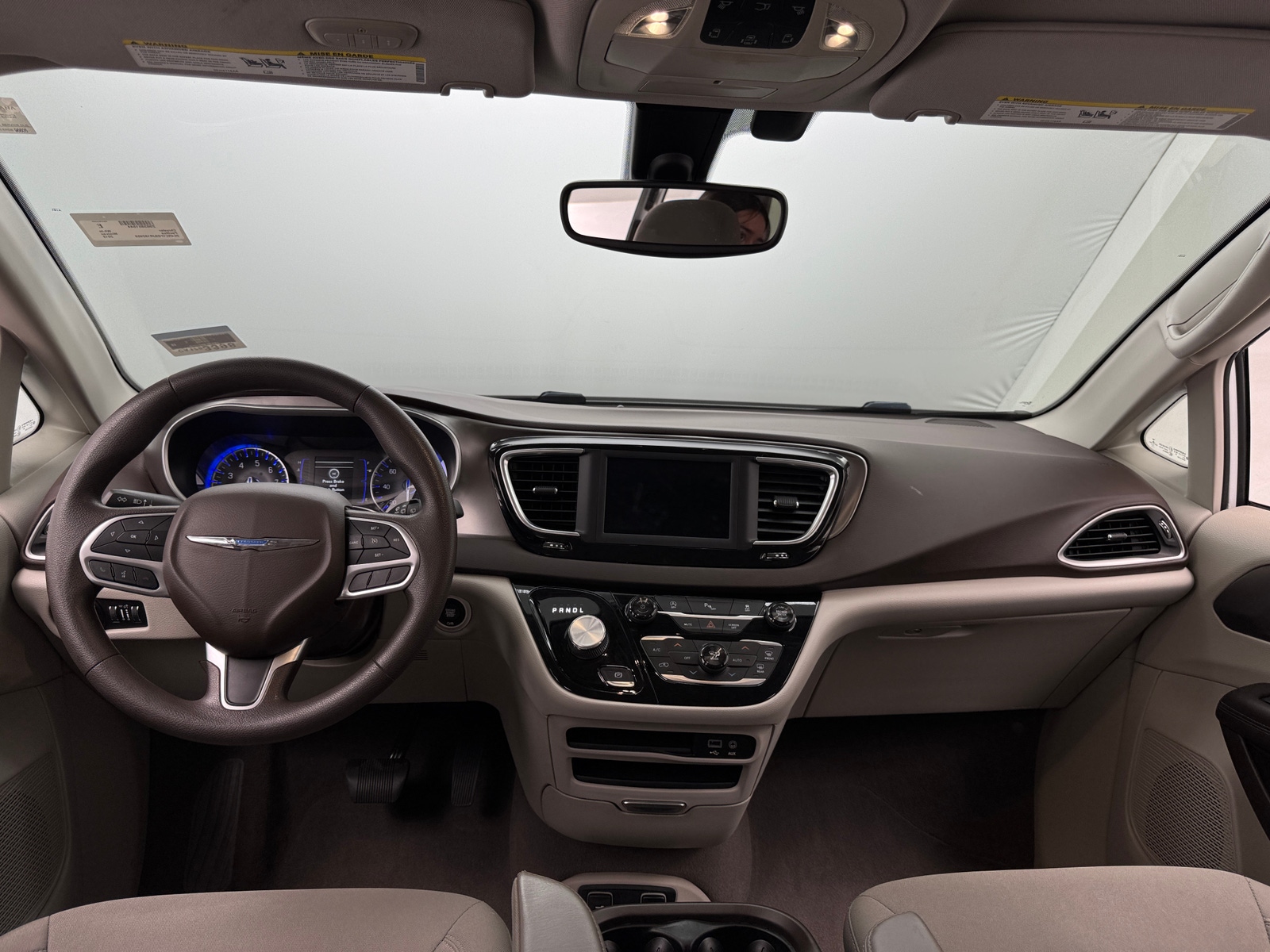 Thumbnail: 2018 Chrysler Pacifica - 3