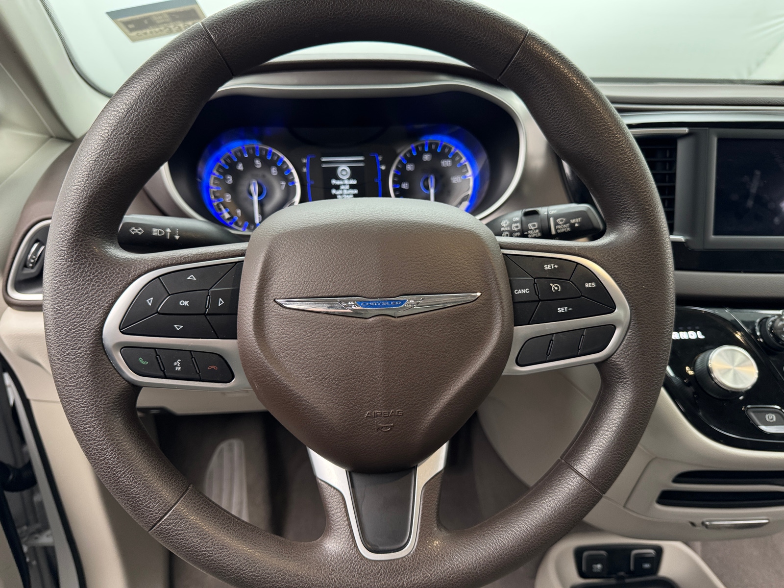 Thumbnail: 2018 Chrysler Pacifica - 5