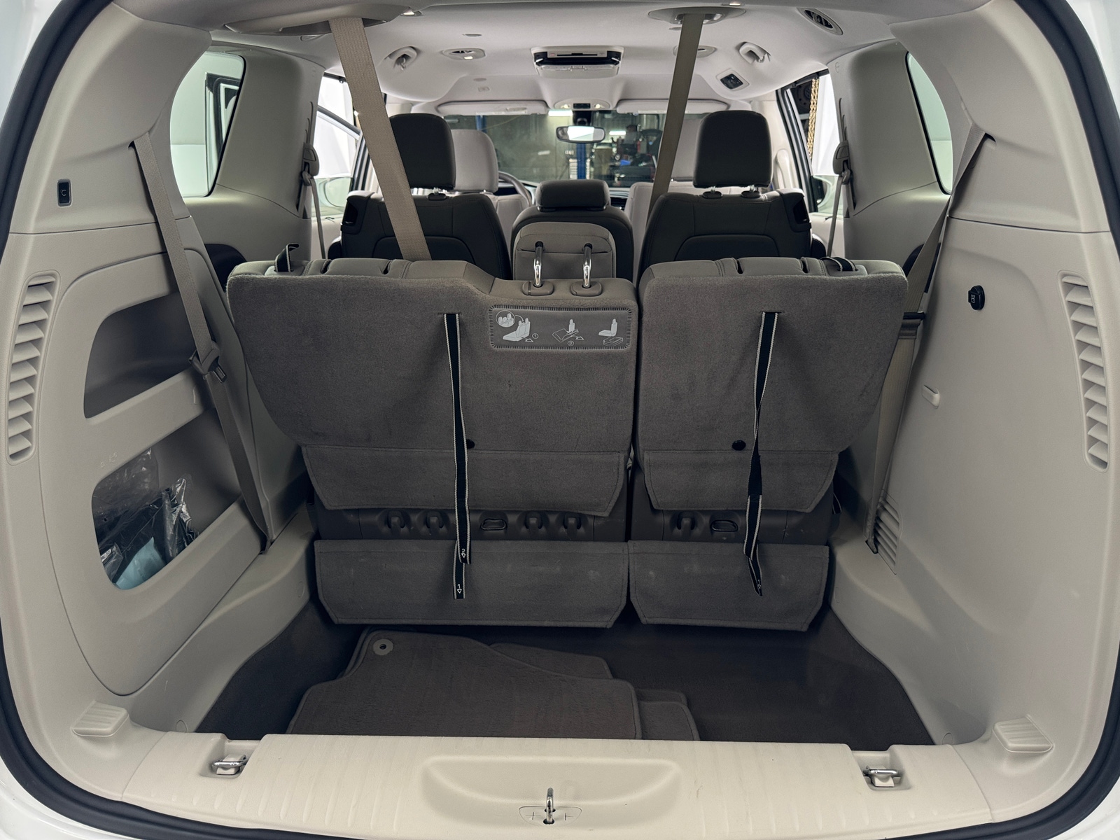 Thumbnail: 2018 Chrysler Pacifica - 7