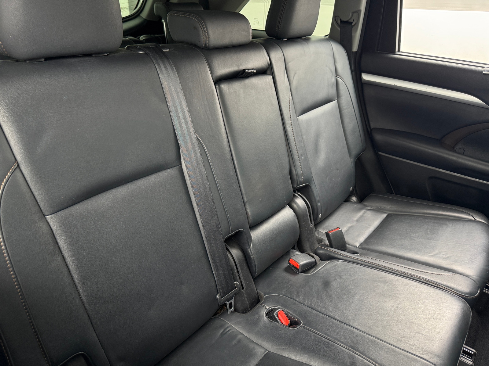 Thumbnail: 2016 Toyota Highlander - 5