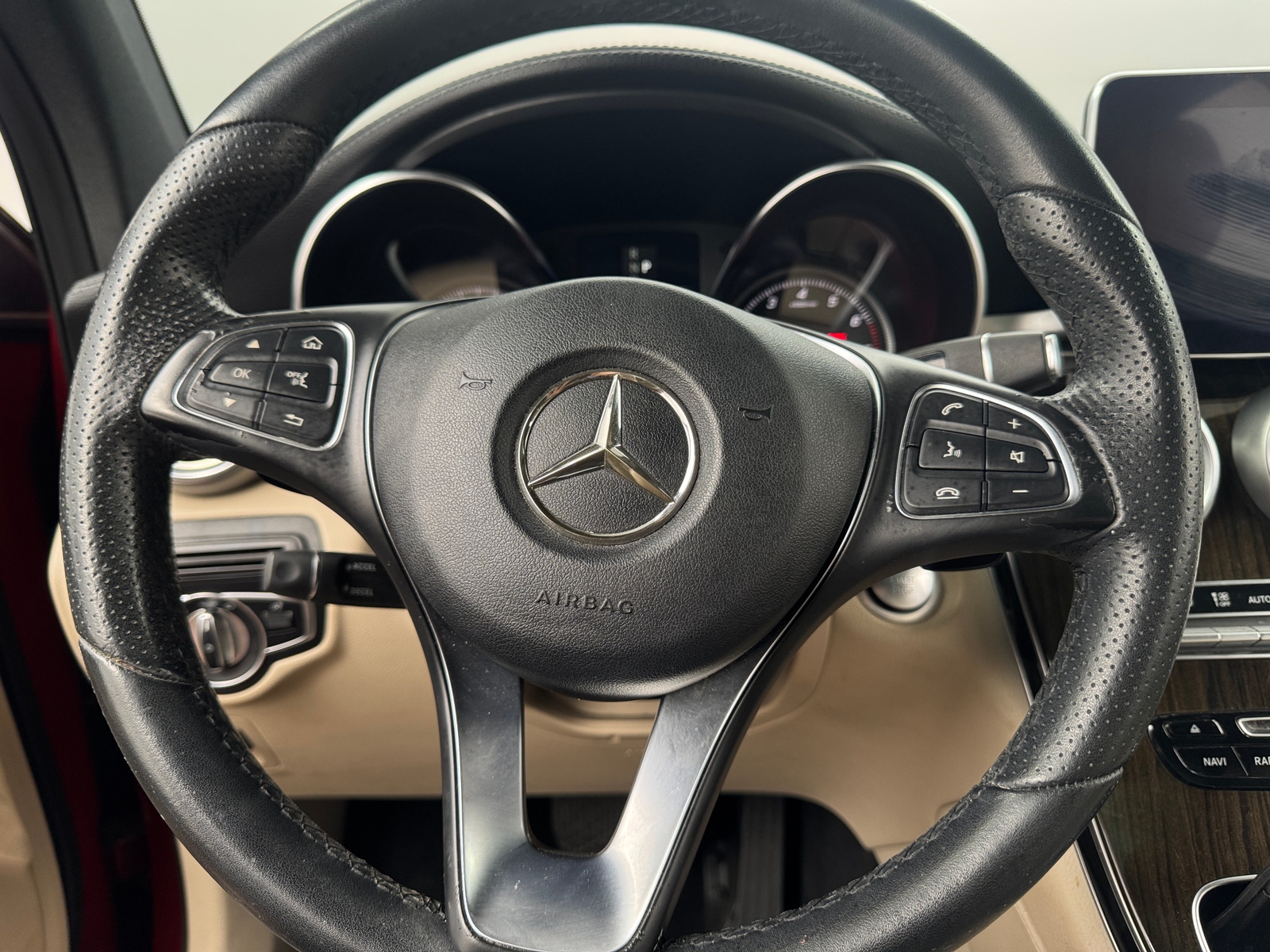 Thumbnail: 2017 Mercedes-Benz GLC - 4