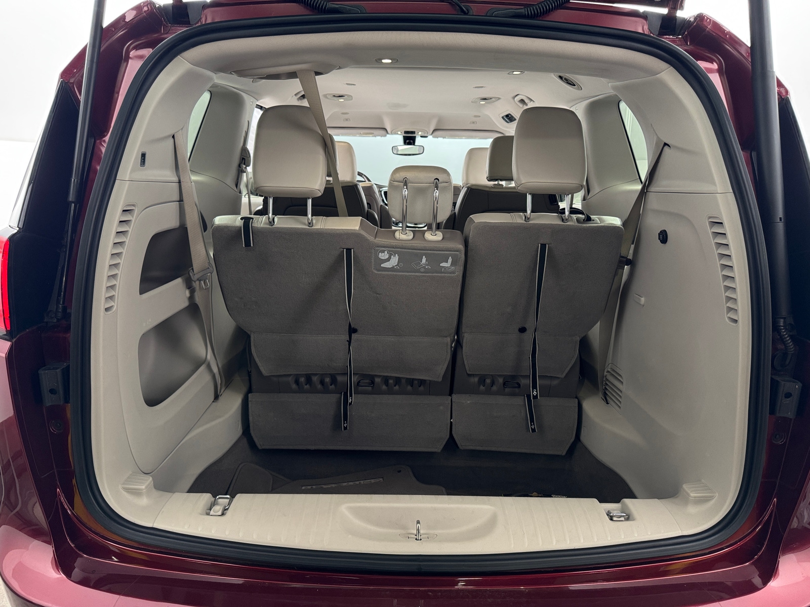 Thumbnail: 2018 Chrysler Pacifica - 6