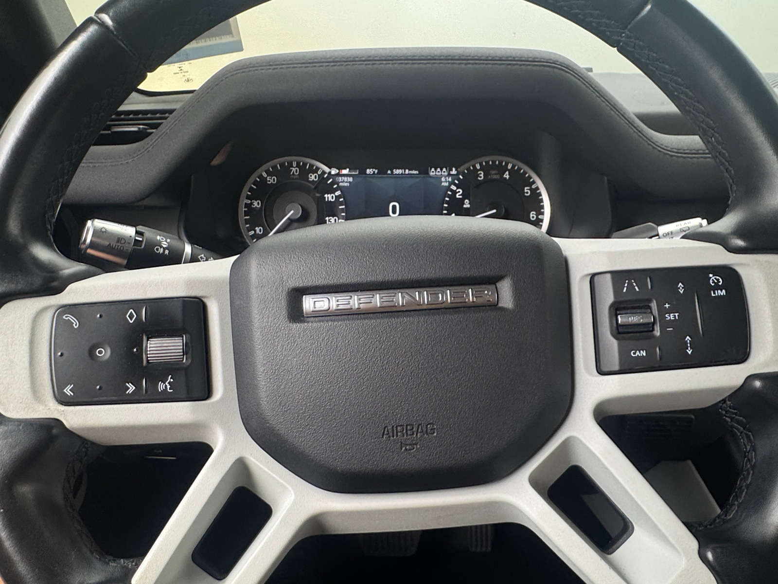 Thumbnail: 2022 Land Rover Defender - 5