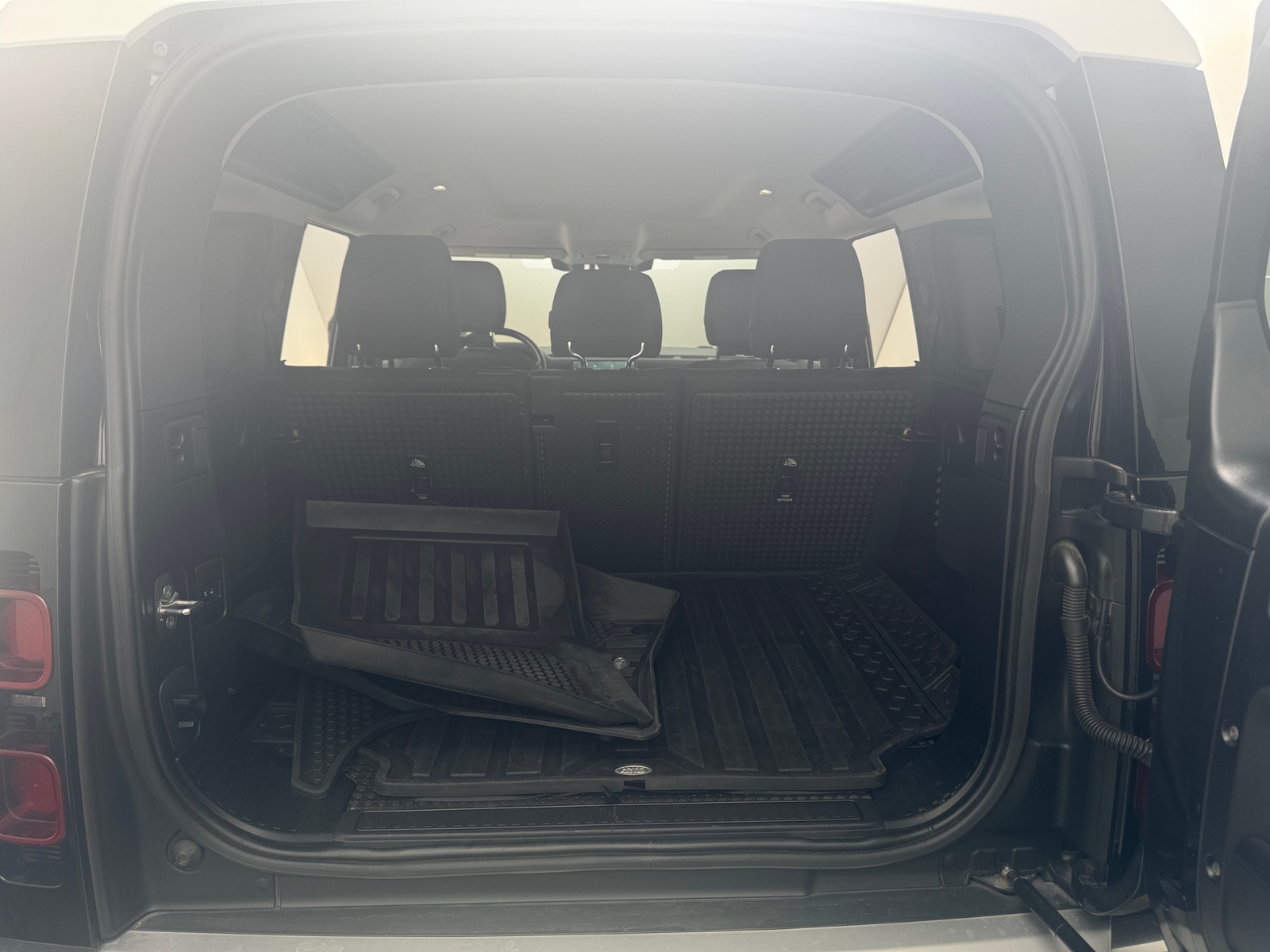 Thumbnail: 2022 Land Rover Defender - 7