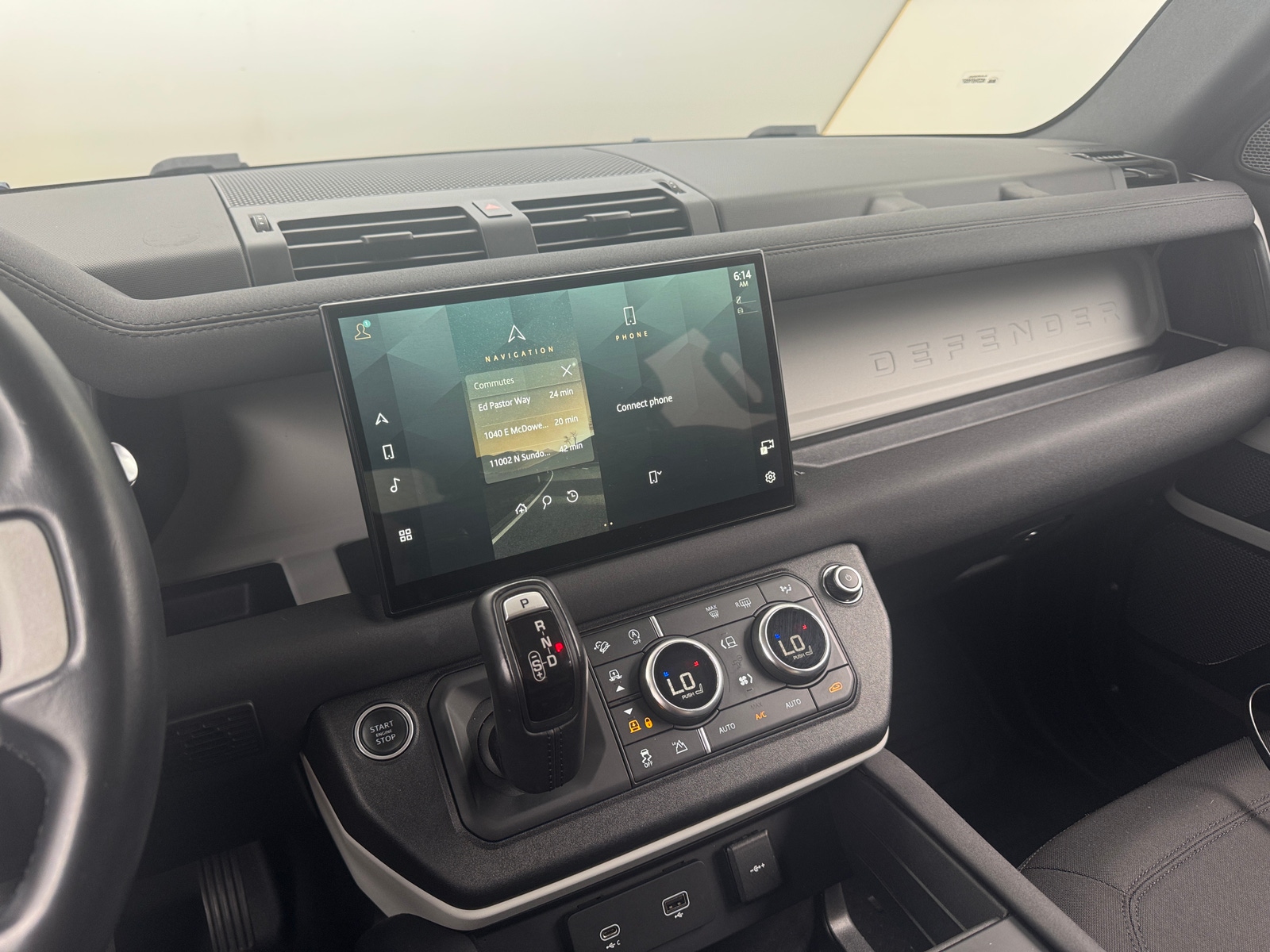 Thumbnail: 2022 Land Rover Defender - 4