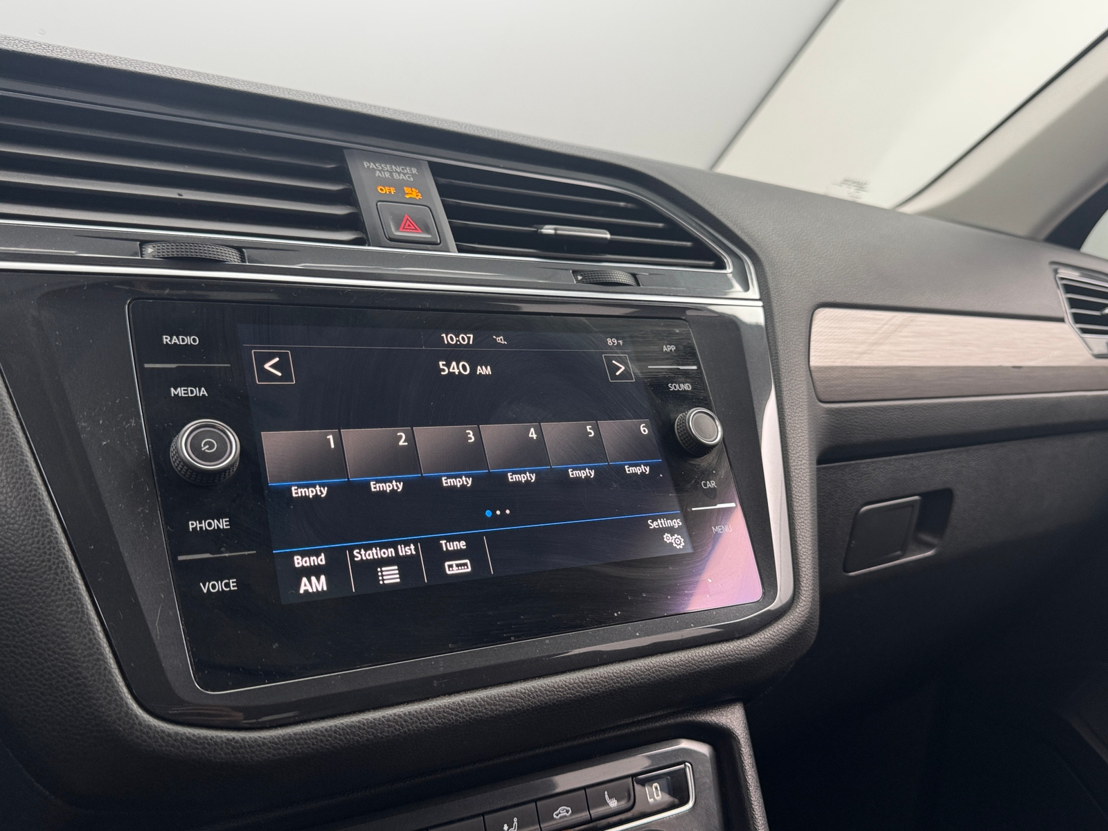 Thumbnail: 2019 Volkswagen Tiguan - 3