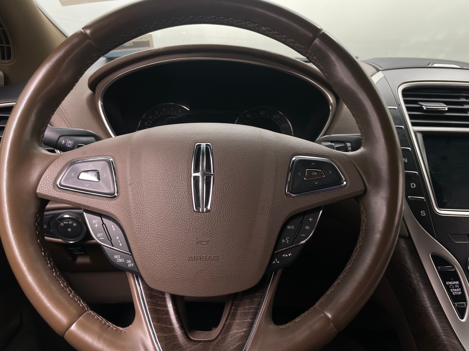 Thumbnail: 2016 Lincoln MKX - 4