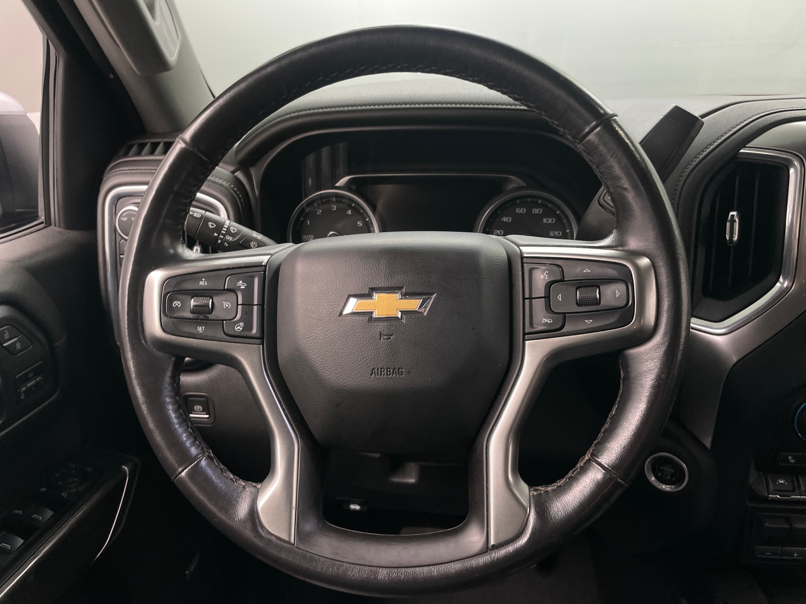 Thumbnail: 2021 Chevrolet Silverado 1500 - 4