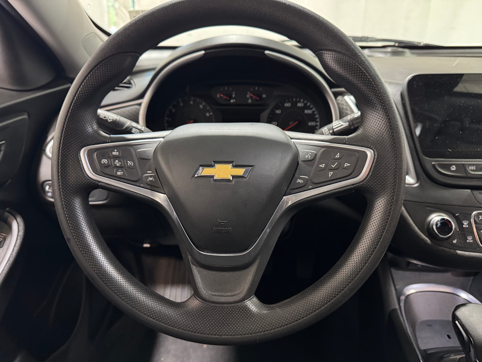 Thumbnail: 2023 Chevrolet Malibu - 5