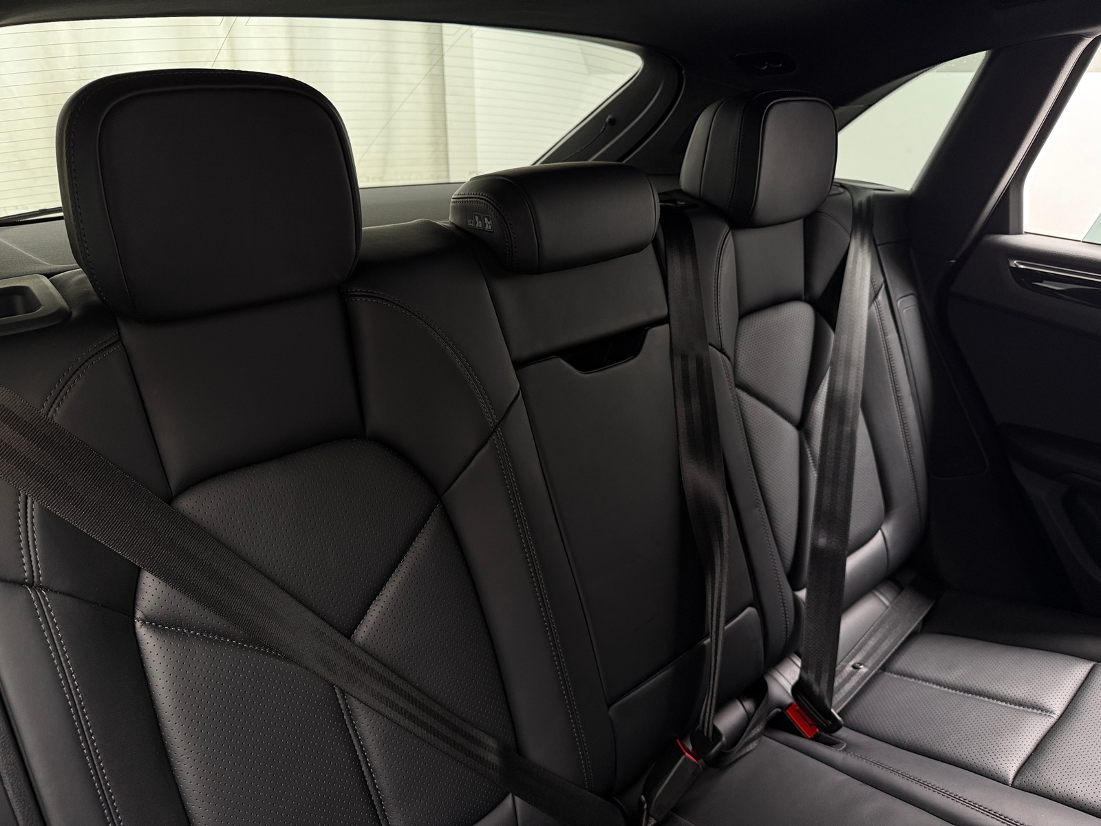 Thumbnail: 2024 Porsche Macan - 5