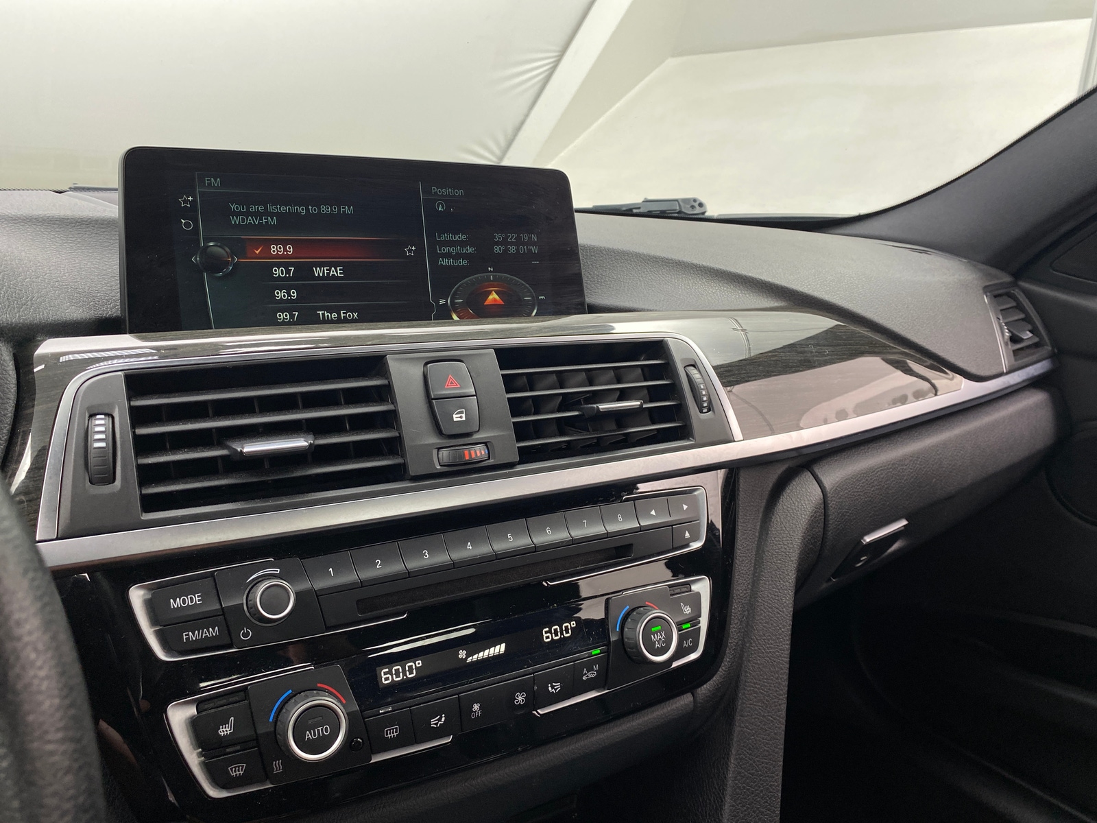 Thumbnail: 2017 BMW 3 Series - 3