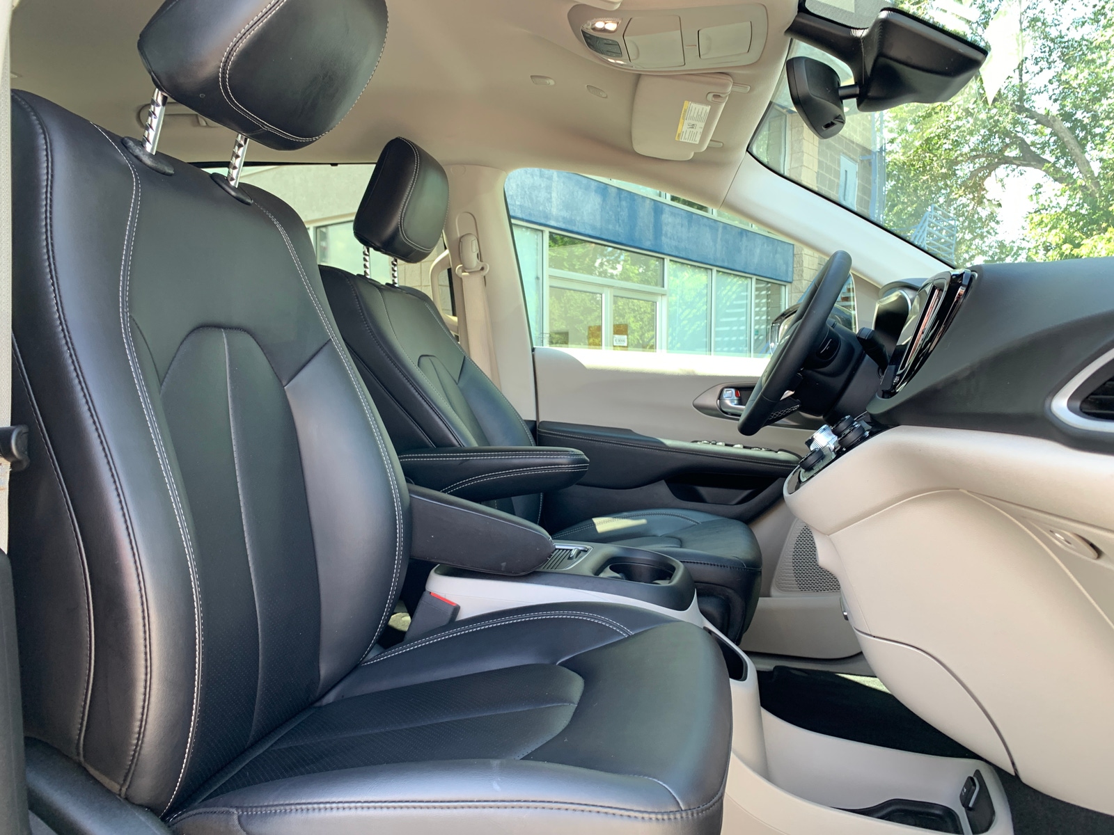 Thumbnail: 2024 Chrysler Pacifica - 2