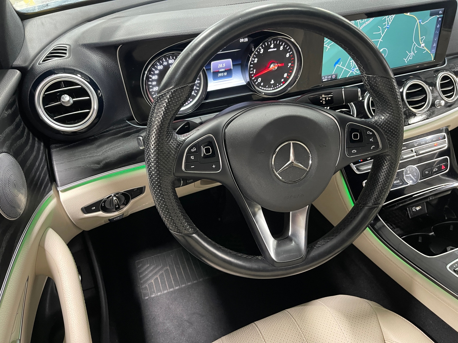 Thumbnail: 2017 Mercedes-Benz E-Class - 4
