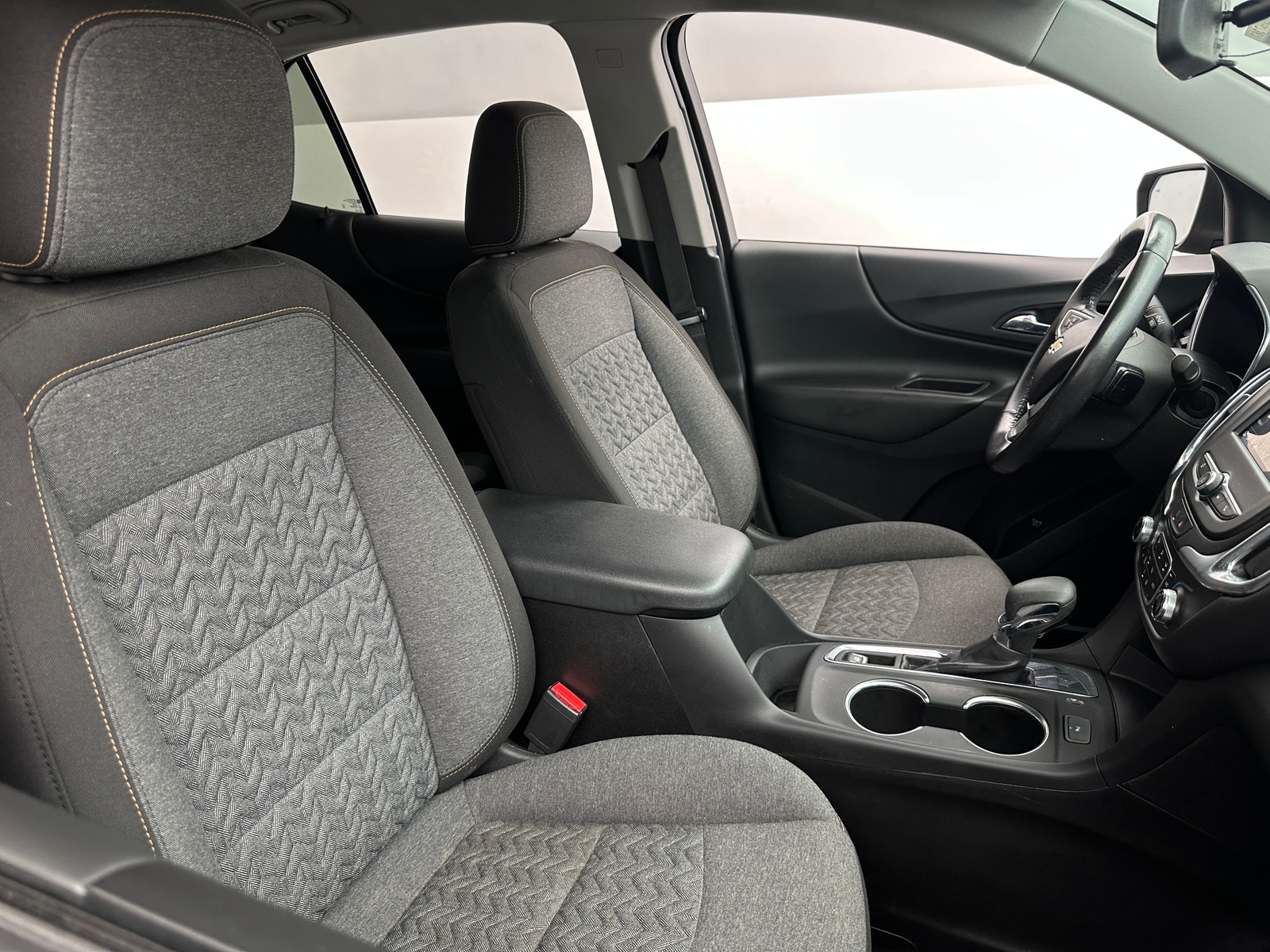Thumbnail: 2022 Chevrolet Equinox - 2