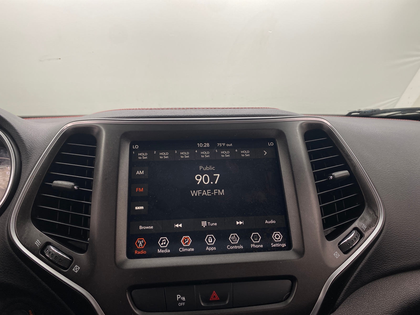 Thumbnail: 2019 Jeep Cherokee - 4