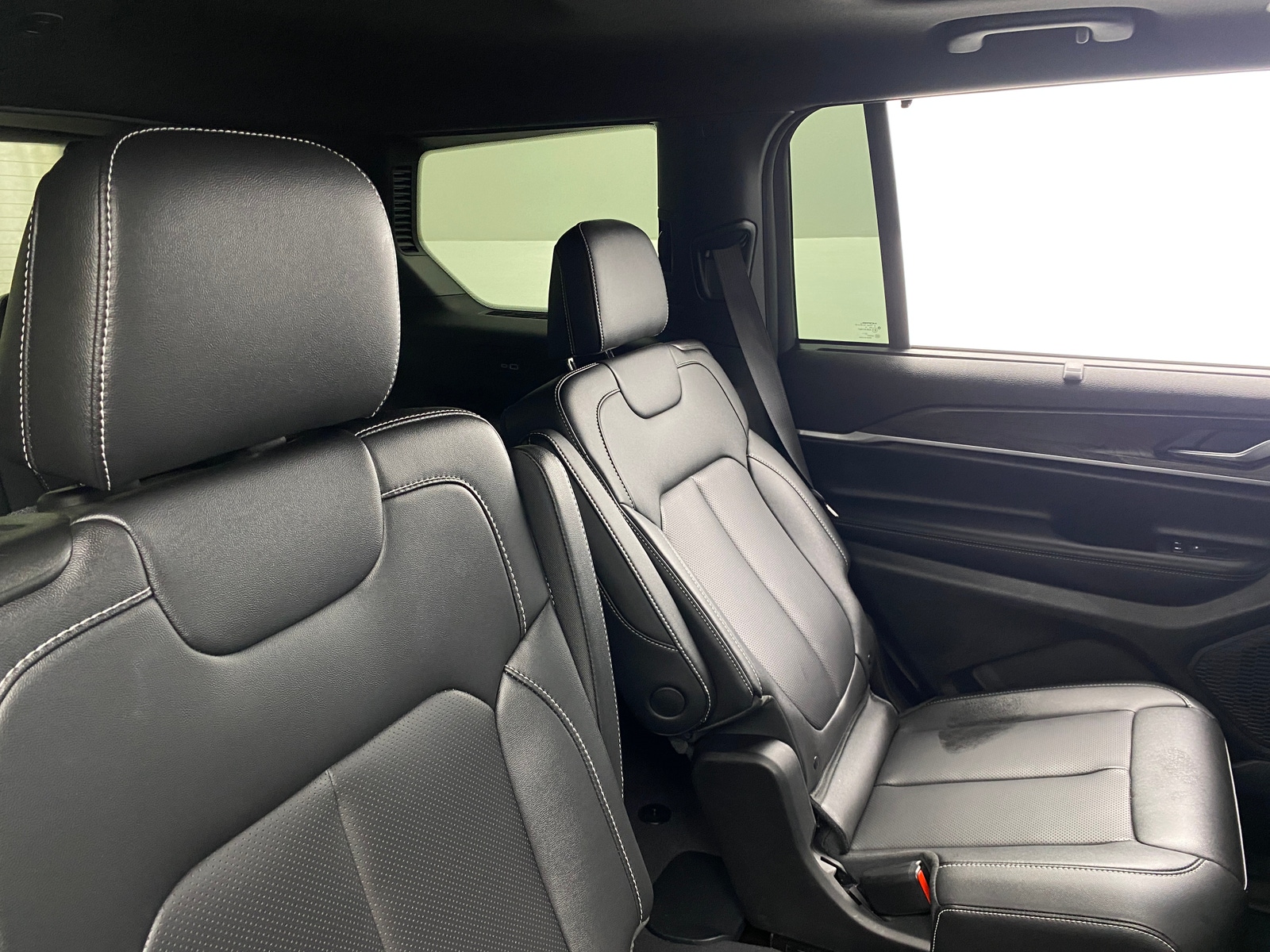 Thumbnail: 2024 Jeep Grand Cherokee L - 5