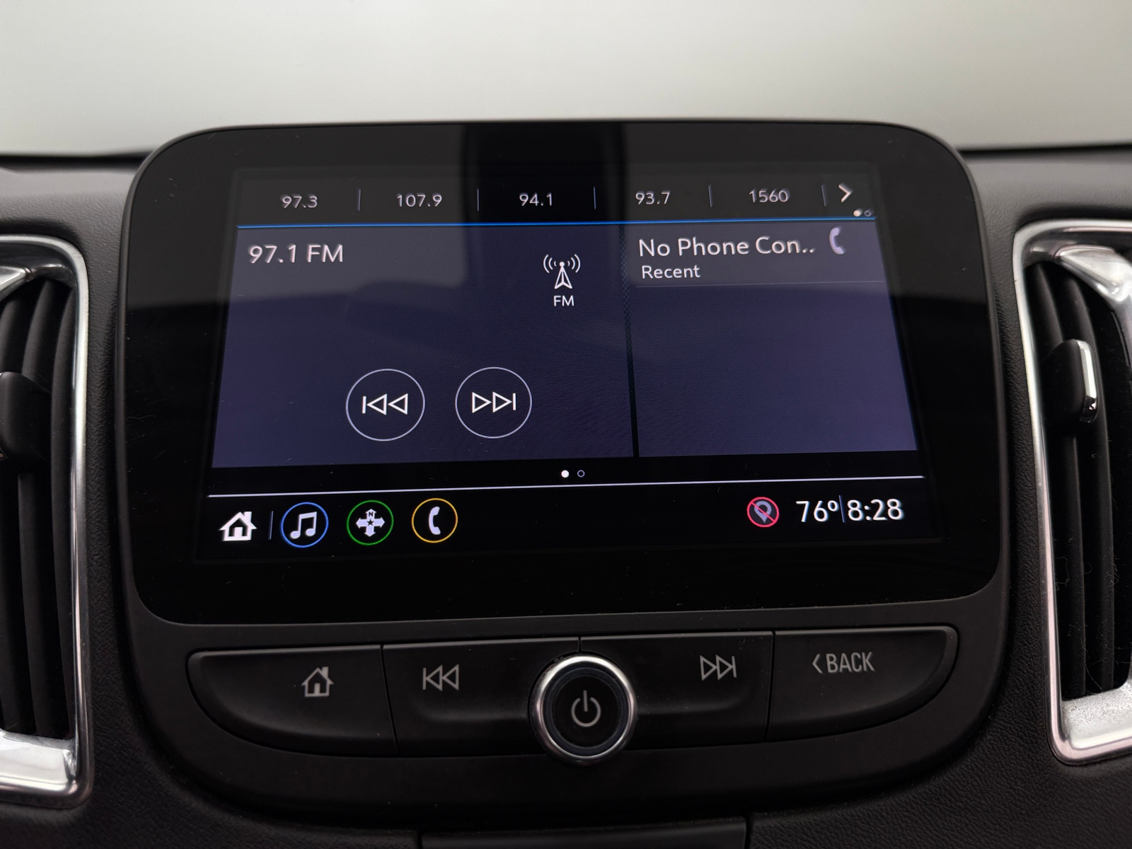 Thumbnail: 2019 Chevrolet Malibu - 4