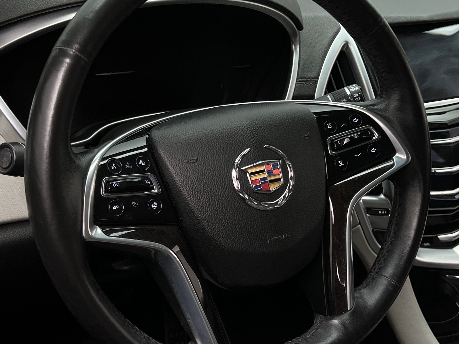 Thumbnail: 2016 Cadillac SRX - 4