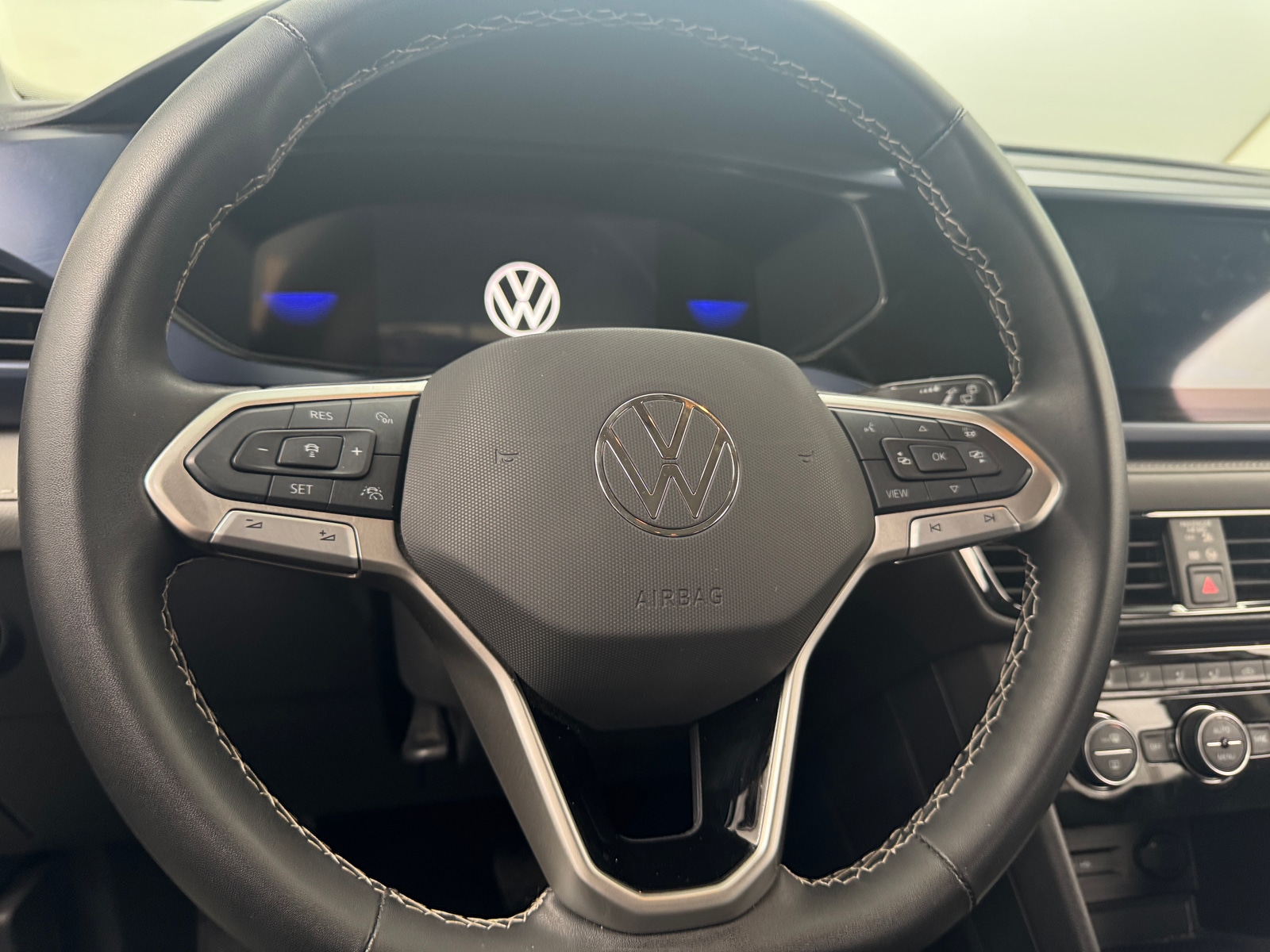 Thumbnail: 2024 Volkswagen Taos - 4