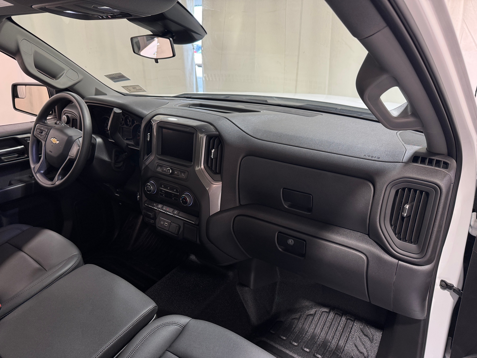 Thumbnail: 2025 Chevrolet Silverado 1500 - 3