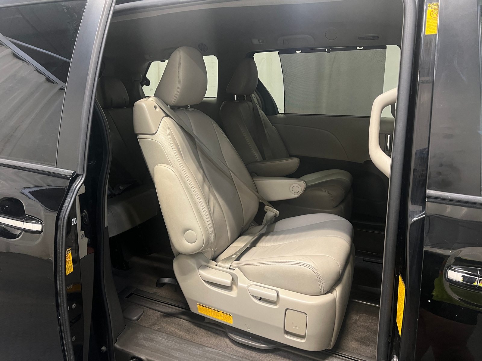 Thumbnail: 2014 Toyota Sienna - 5