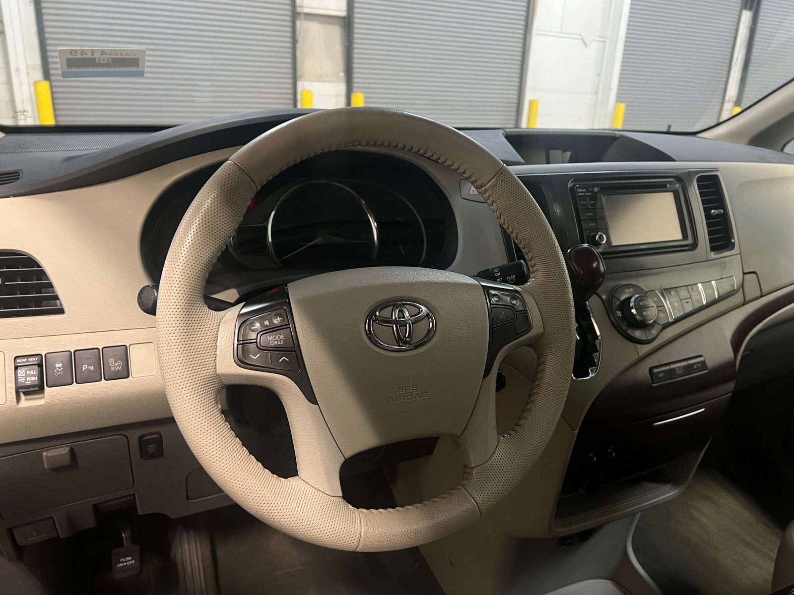 Thumbnail: 2014 Toyota Sienna - 4