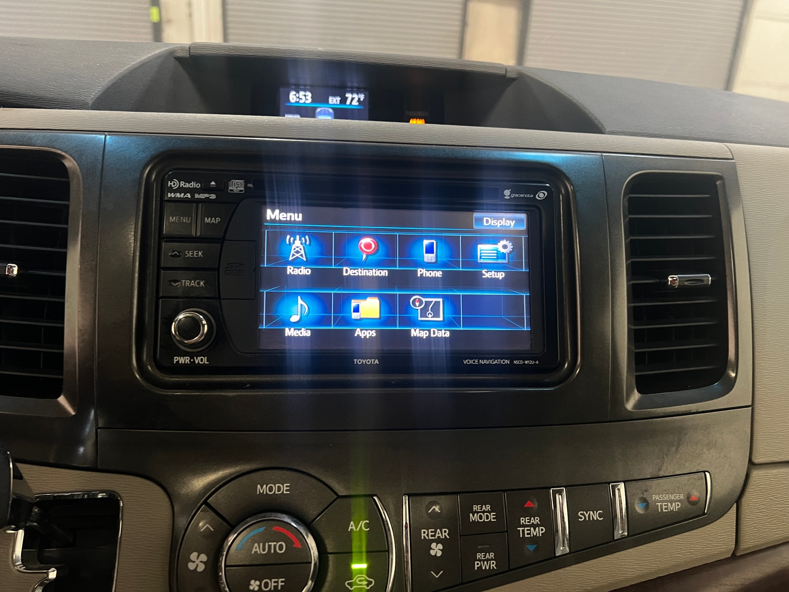 Thumbnail: 2014 Toyota Sienna - 3