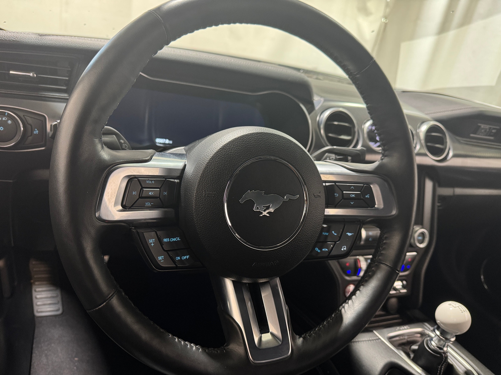 Thumbnail: 2022 Ford Mustang - 3