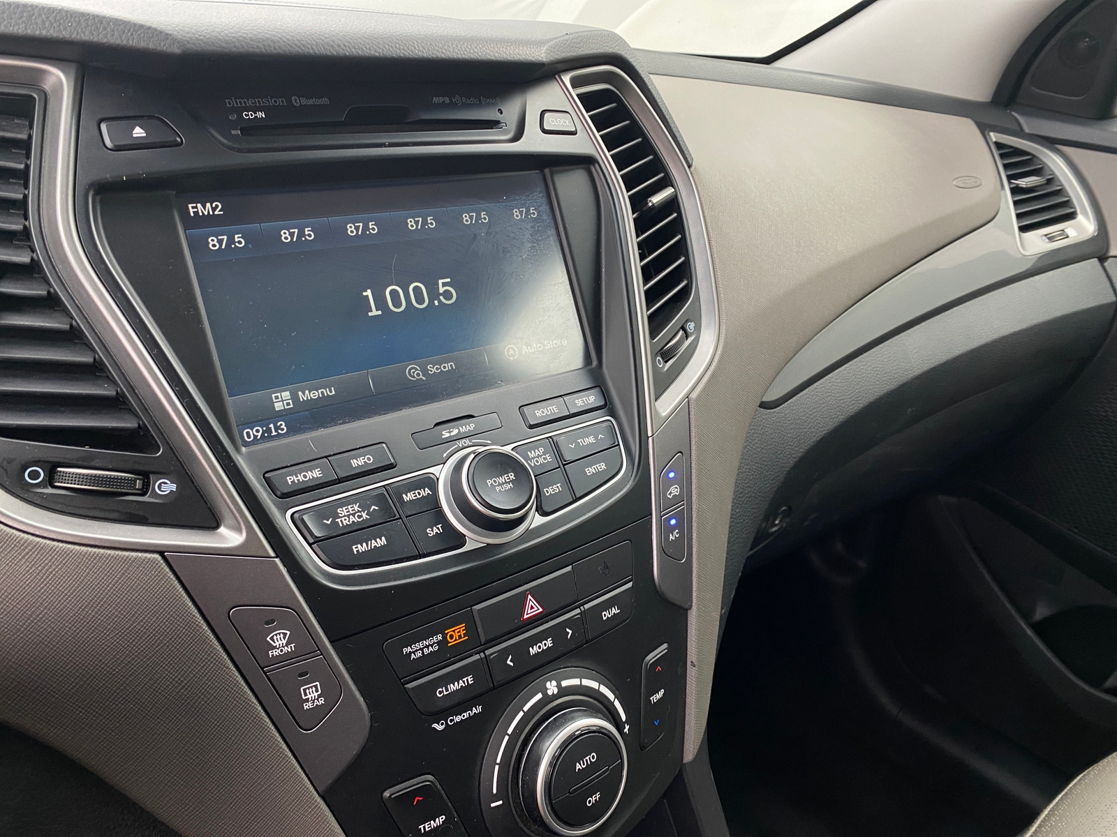 Thumbnail: 2015 Hyundai Santa Fe - 4