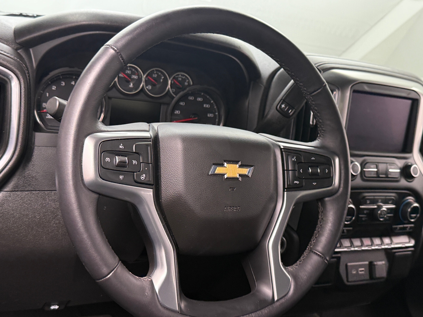 Thumbnail: 2022 Chevrolet Silverado 1500 - 5
