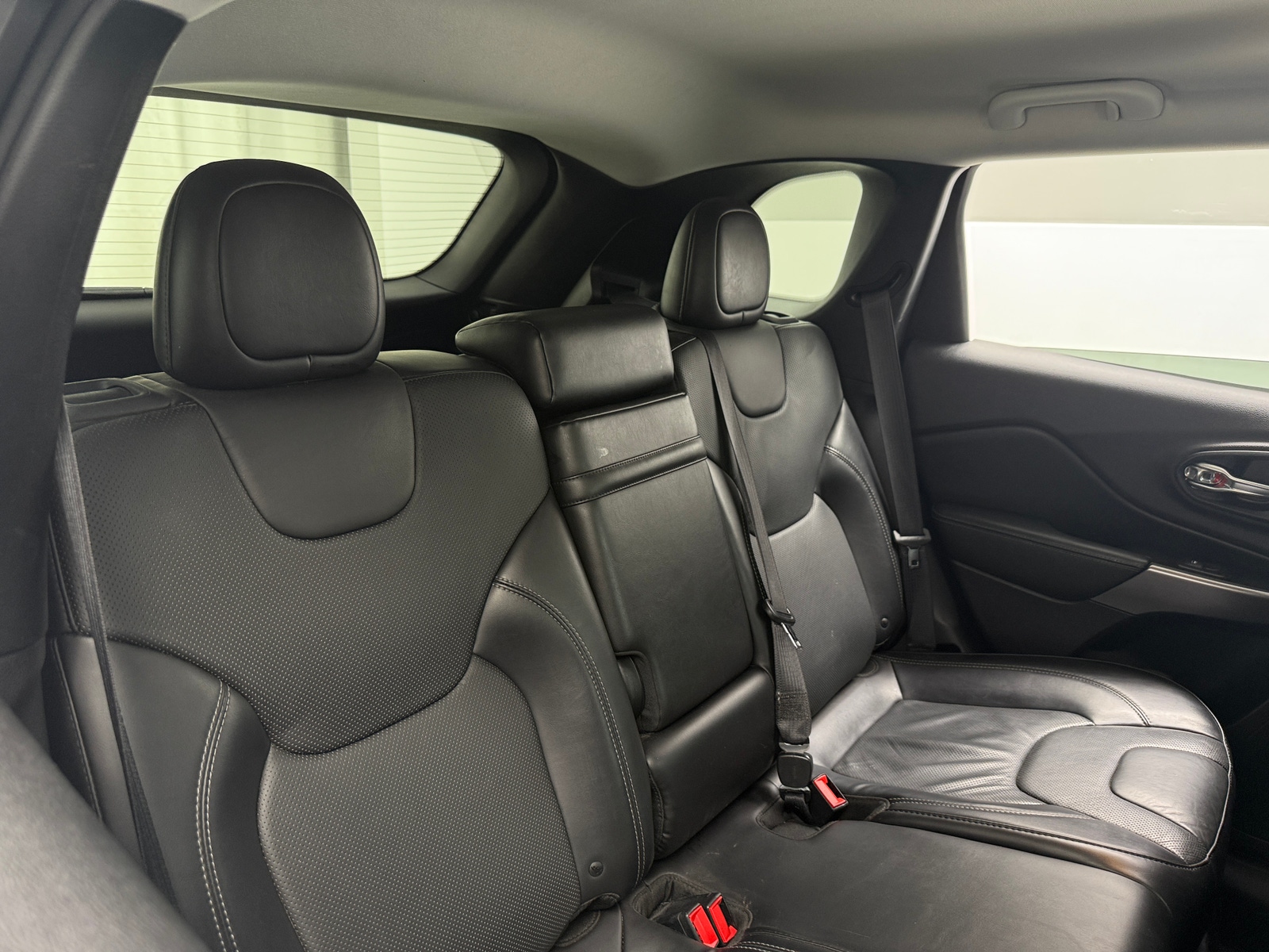 Thumbnail: 2019 Jeep Cherokee - 5