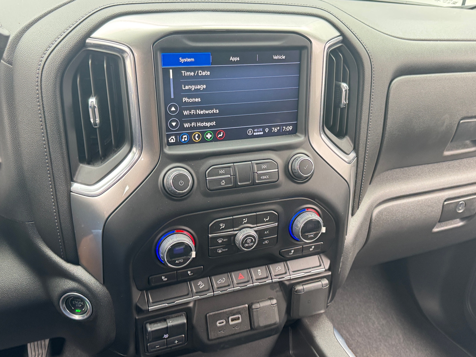 Thumbnail: 2022 Chevrolet Silverado 1500 - 3