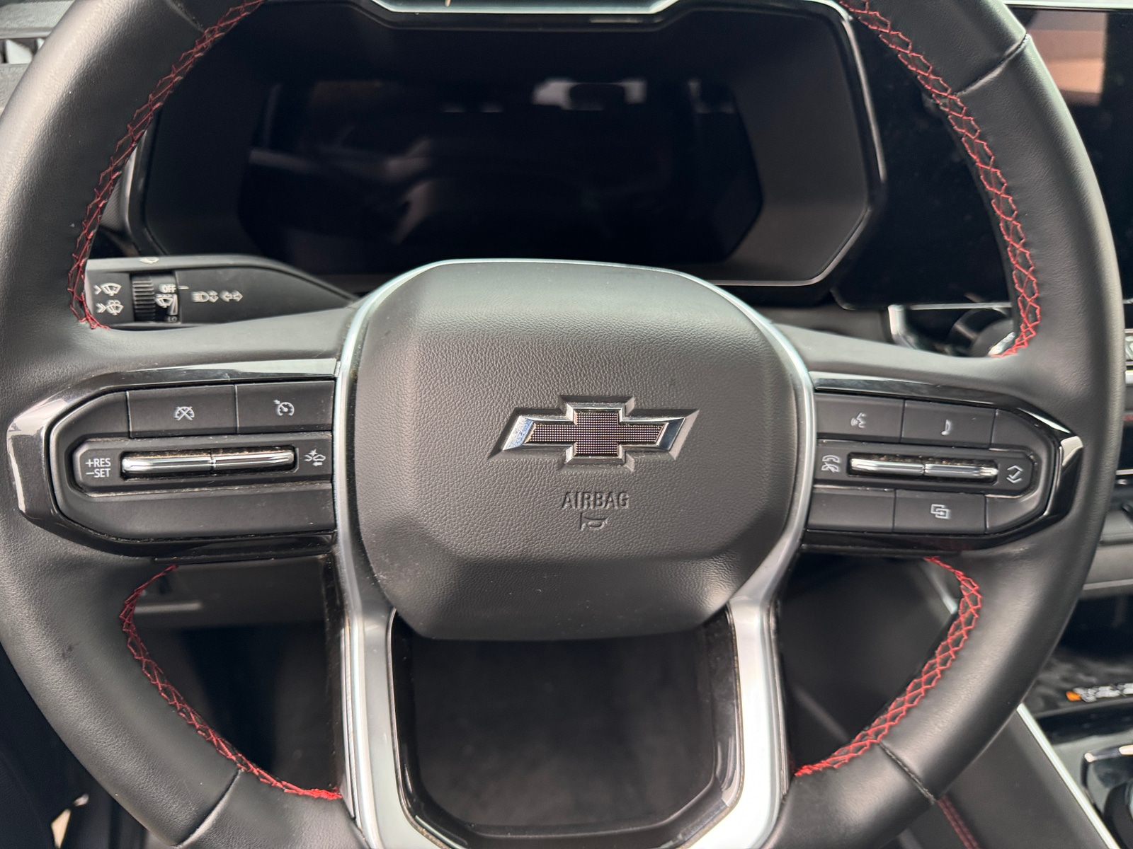 Thumbnail: 2023 Chevrolet Colorado - 5