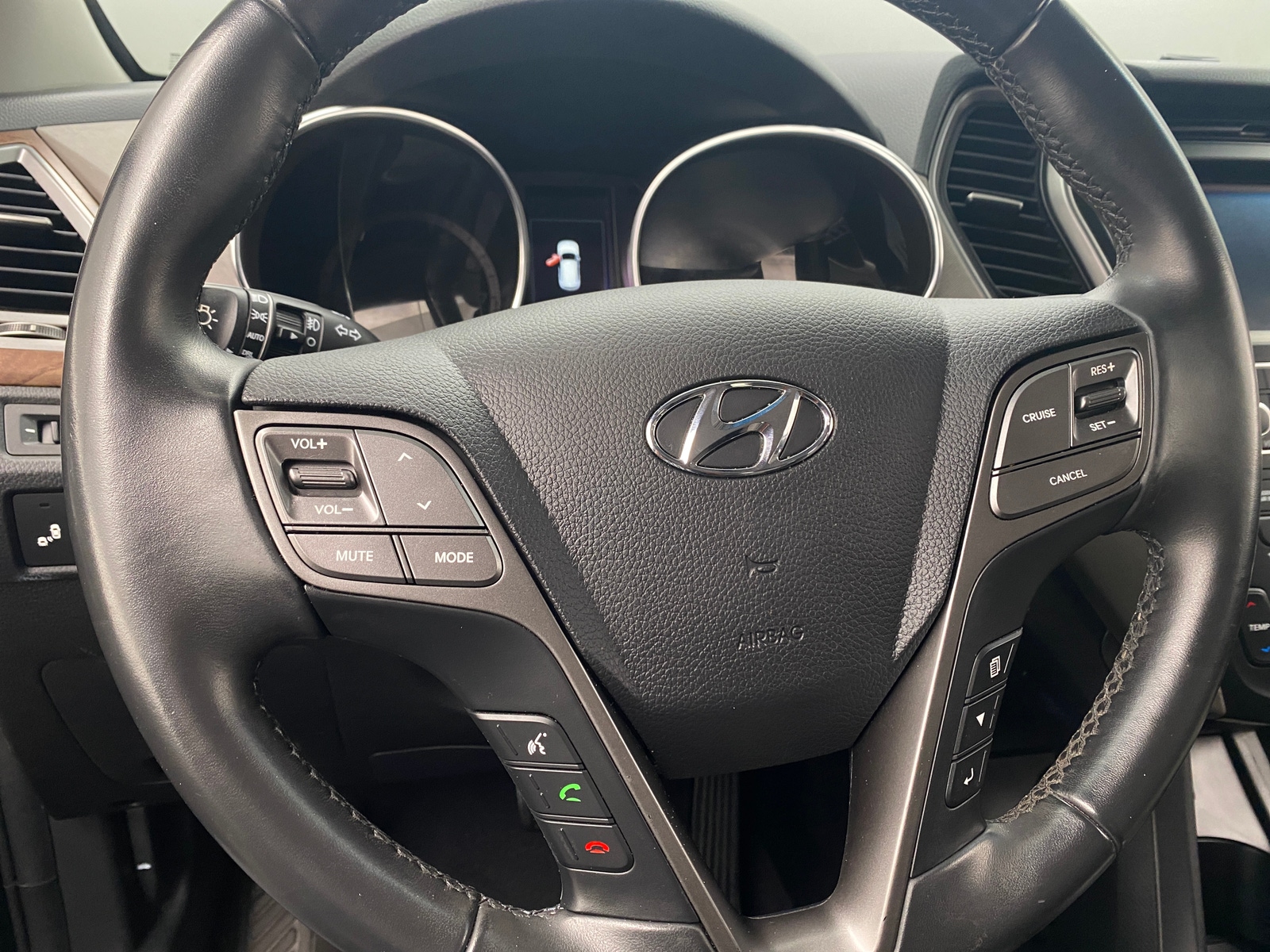 Thumbnail: 2018 Hyundai Santa Fe - 5