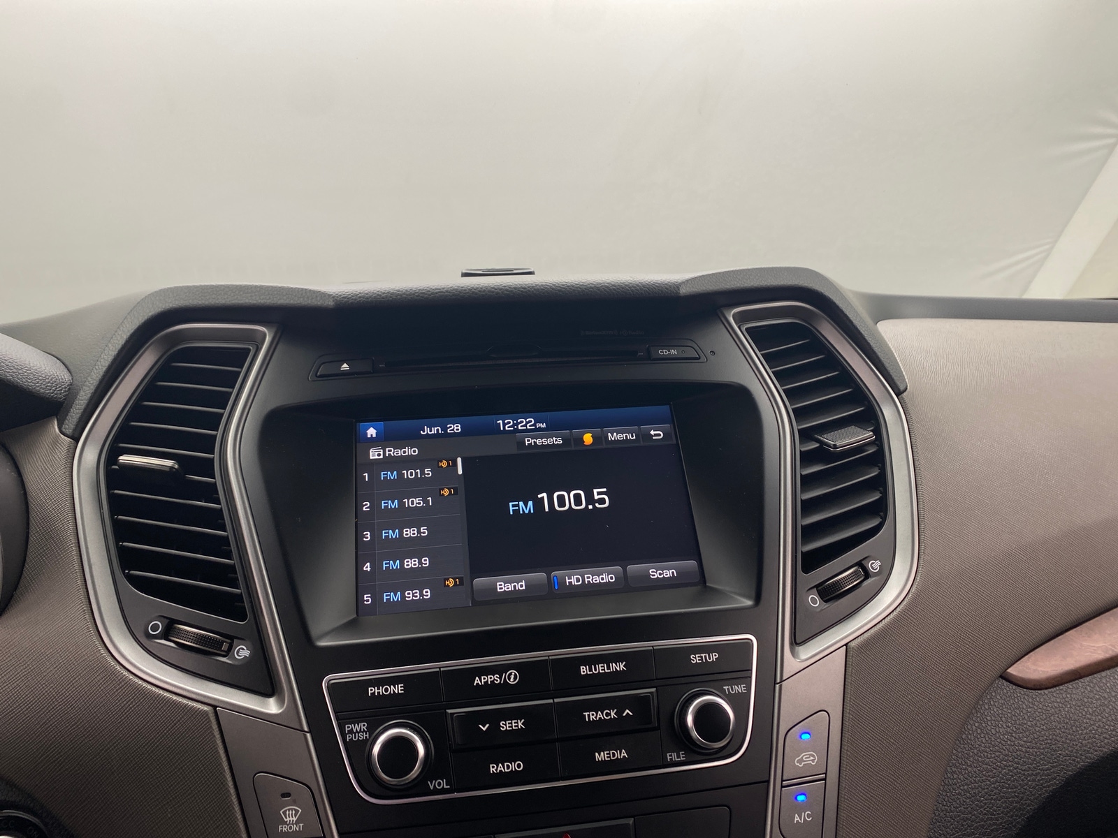 Thumbnail: 2018 Hyundai Santa Fe - 4