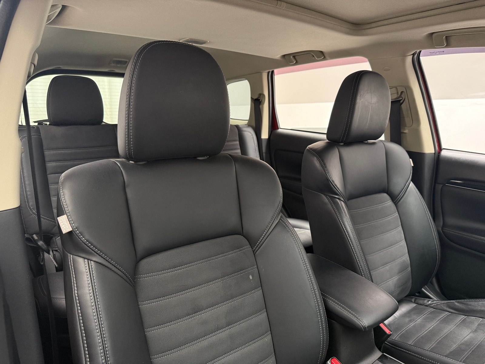 Thumbnail: 2019 Mitsubishi Outlander - 2