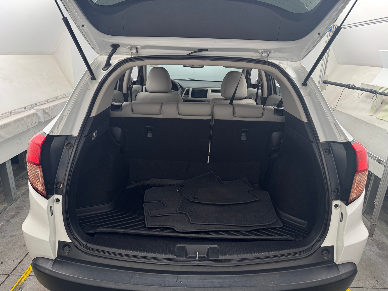 Thumbnail: 2016 Honda HR-V - 6