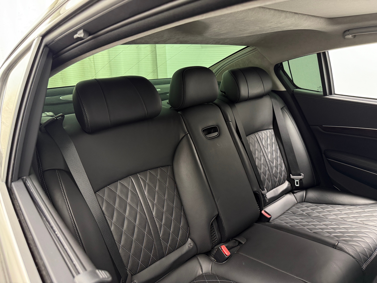 Thumbnail: 2017 Kia K900 - 5