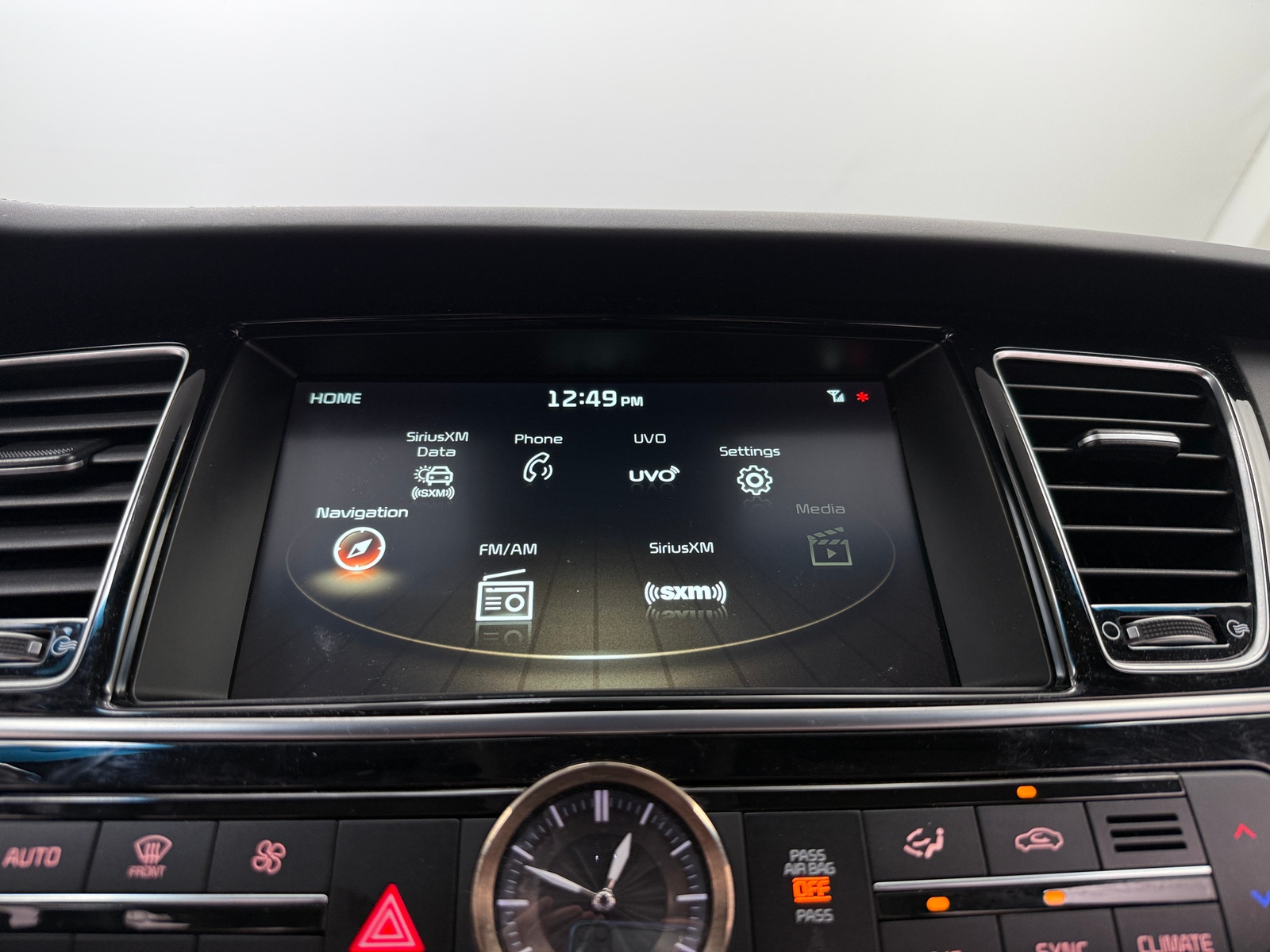 Thumbnail: 2017 Kia K900 - 3