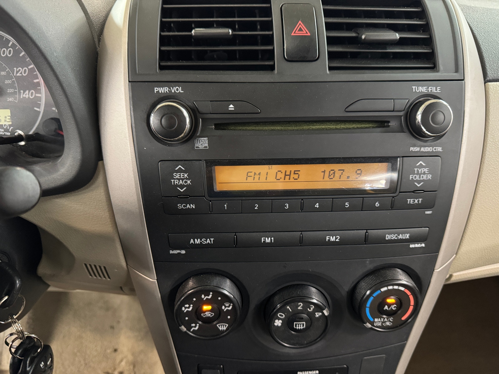 Thumbnail: 2013 Toyota Corolla - 4