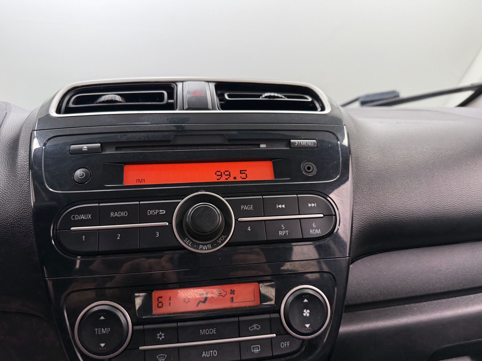 Thumbnail: 2014 Mitsubishi Mirage - 4