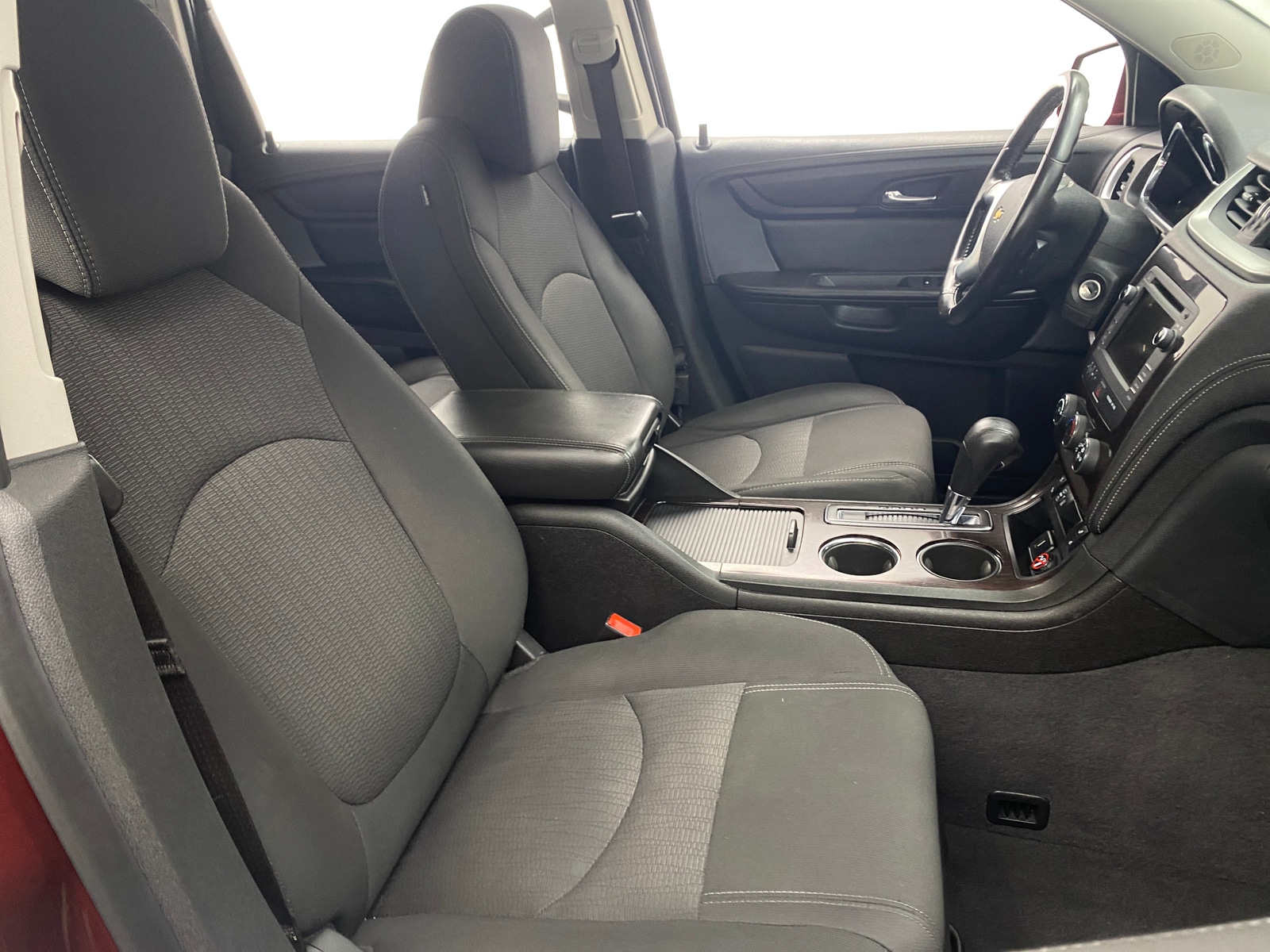 Thumbnail: 2017 Chevrolet Traverse - 2