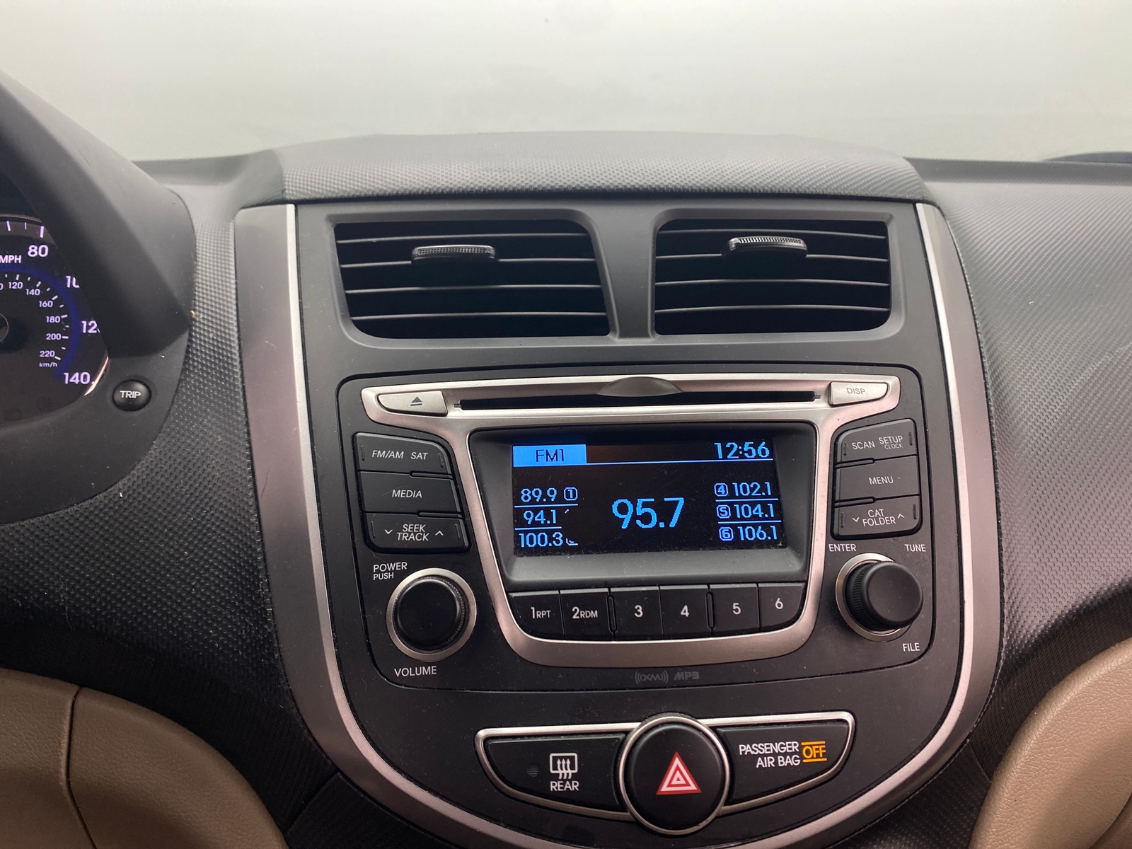 Thumbnail: 2017 Hyundai Accent - 4