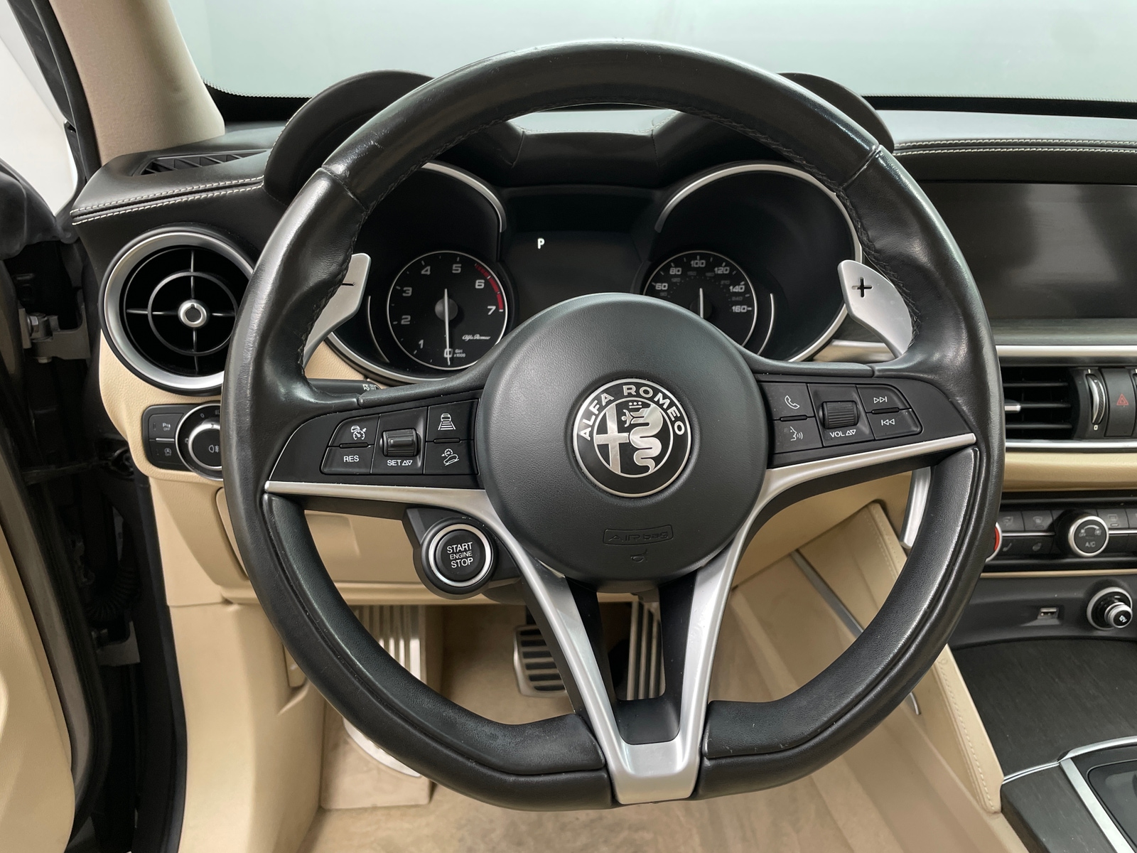 Thumbnail: 2018 Alfa Romeo Stelvio - 4
