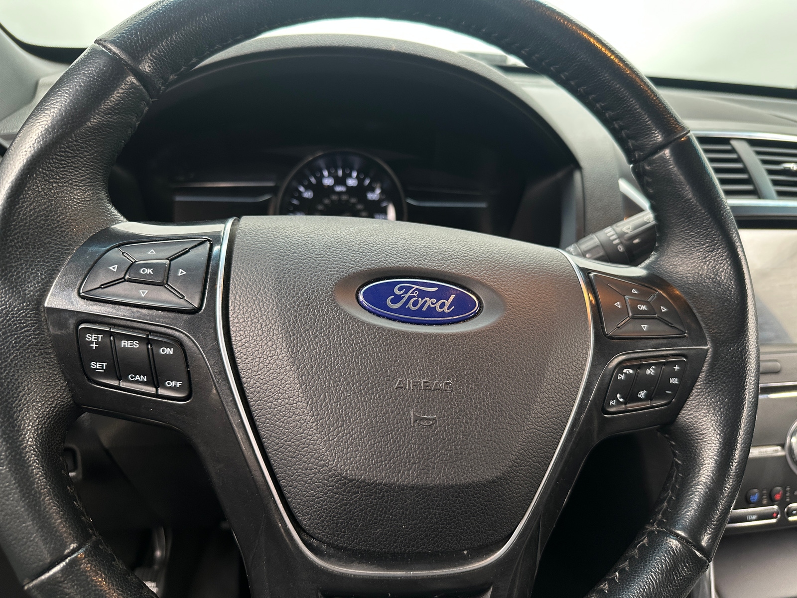 Thumbnail: 2018 Ford Explorer - 4