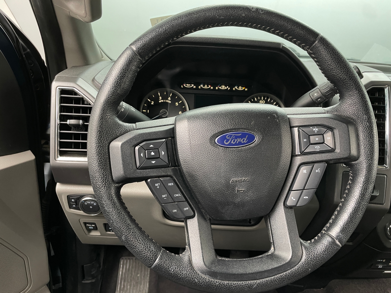 Thumbnail: 2015 Ford Econoline - 5