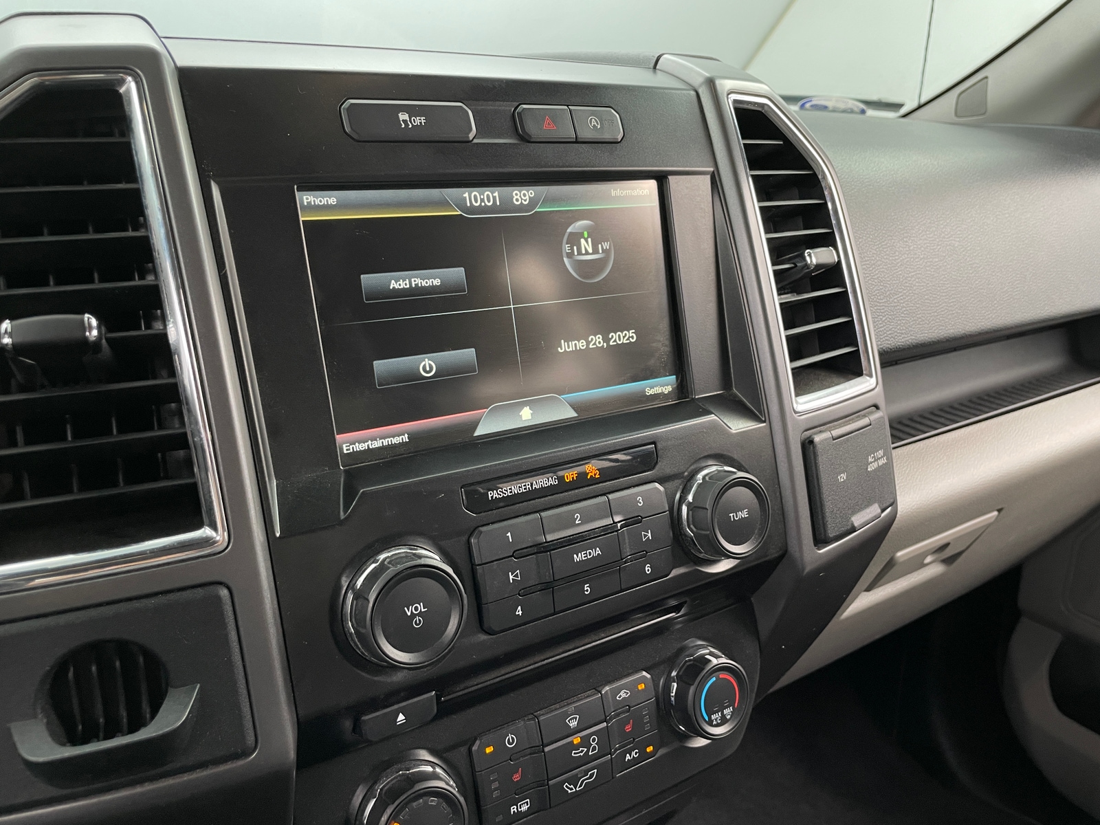 Thumbnail: 2015 Ford Econoline - 4
