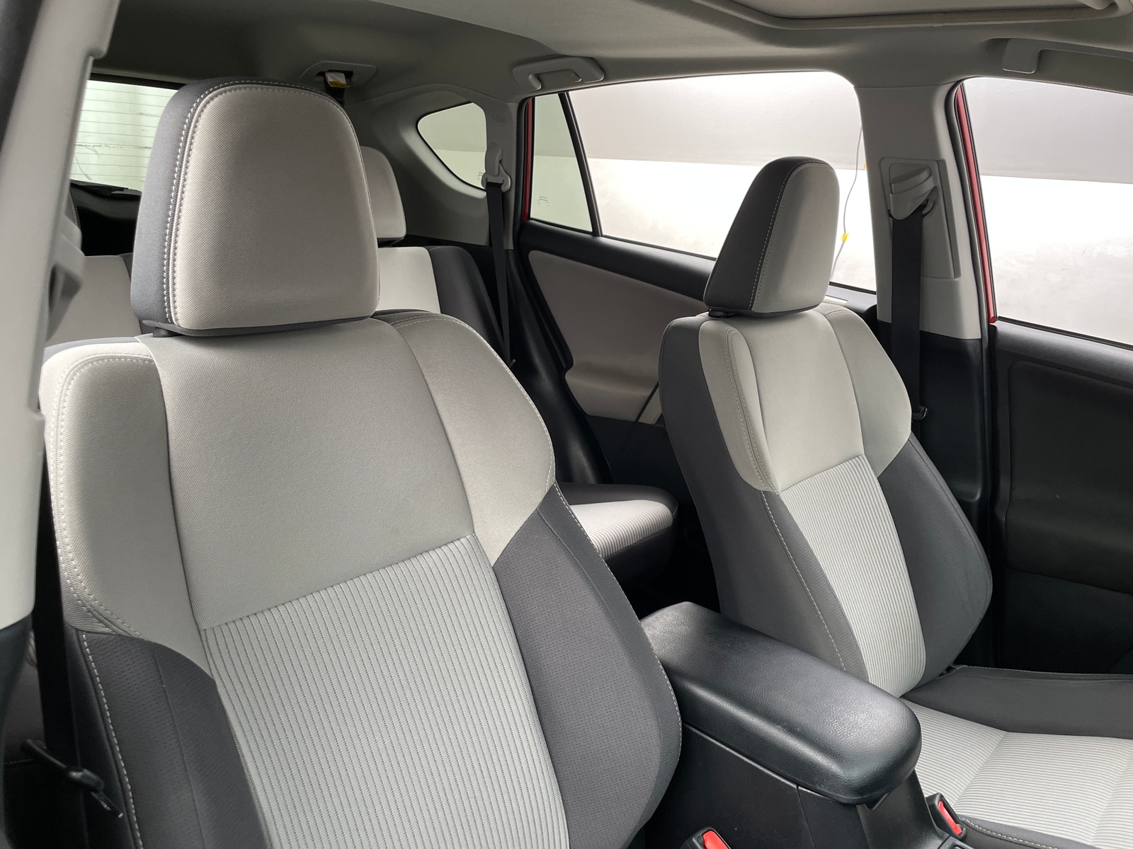 Thumbnail: 2015 Toyota RAV4 - 2