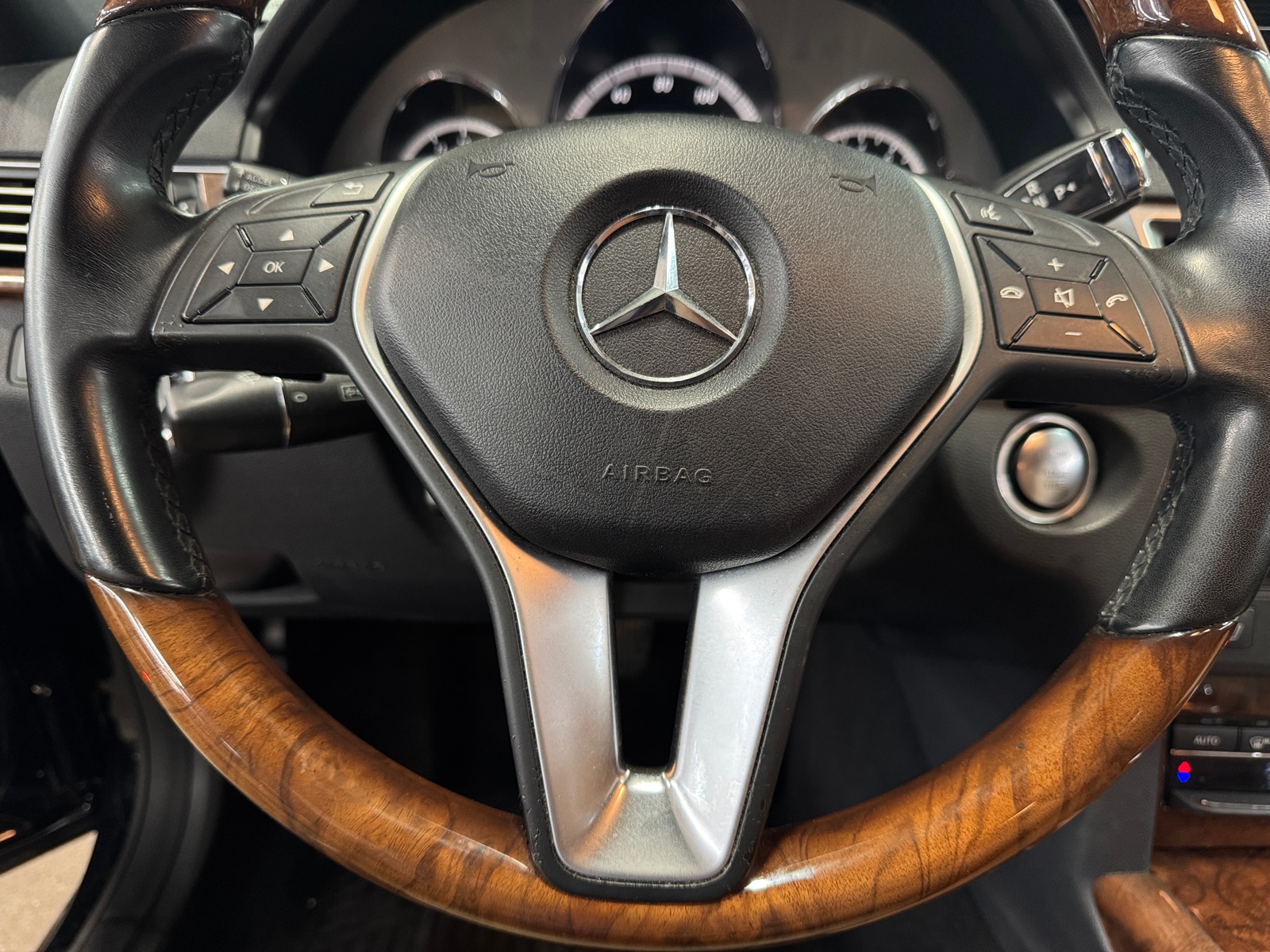 Thumbnail: 2012 Mercedes-Benz E-Class - 4