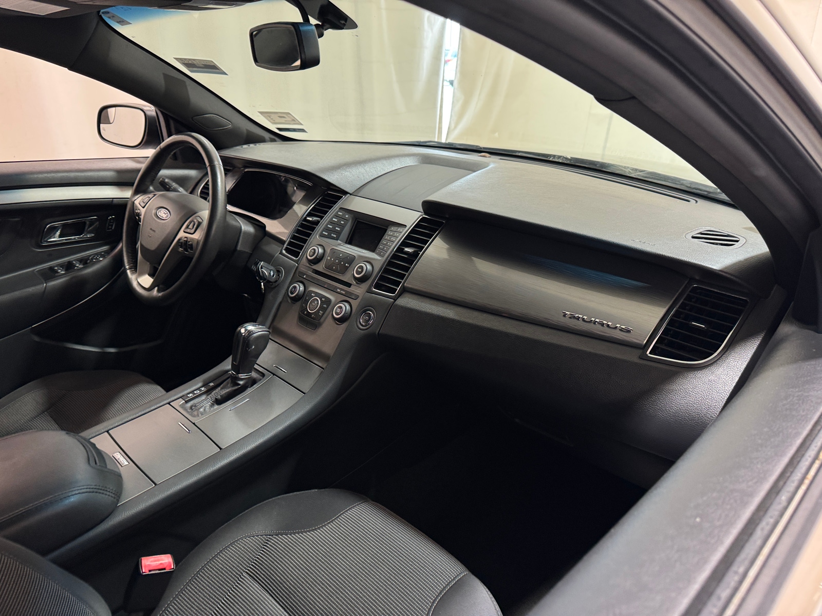 Thumbnail: 2015 Ford Taurus - 3